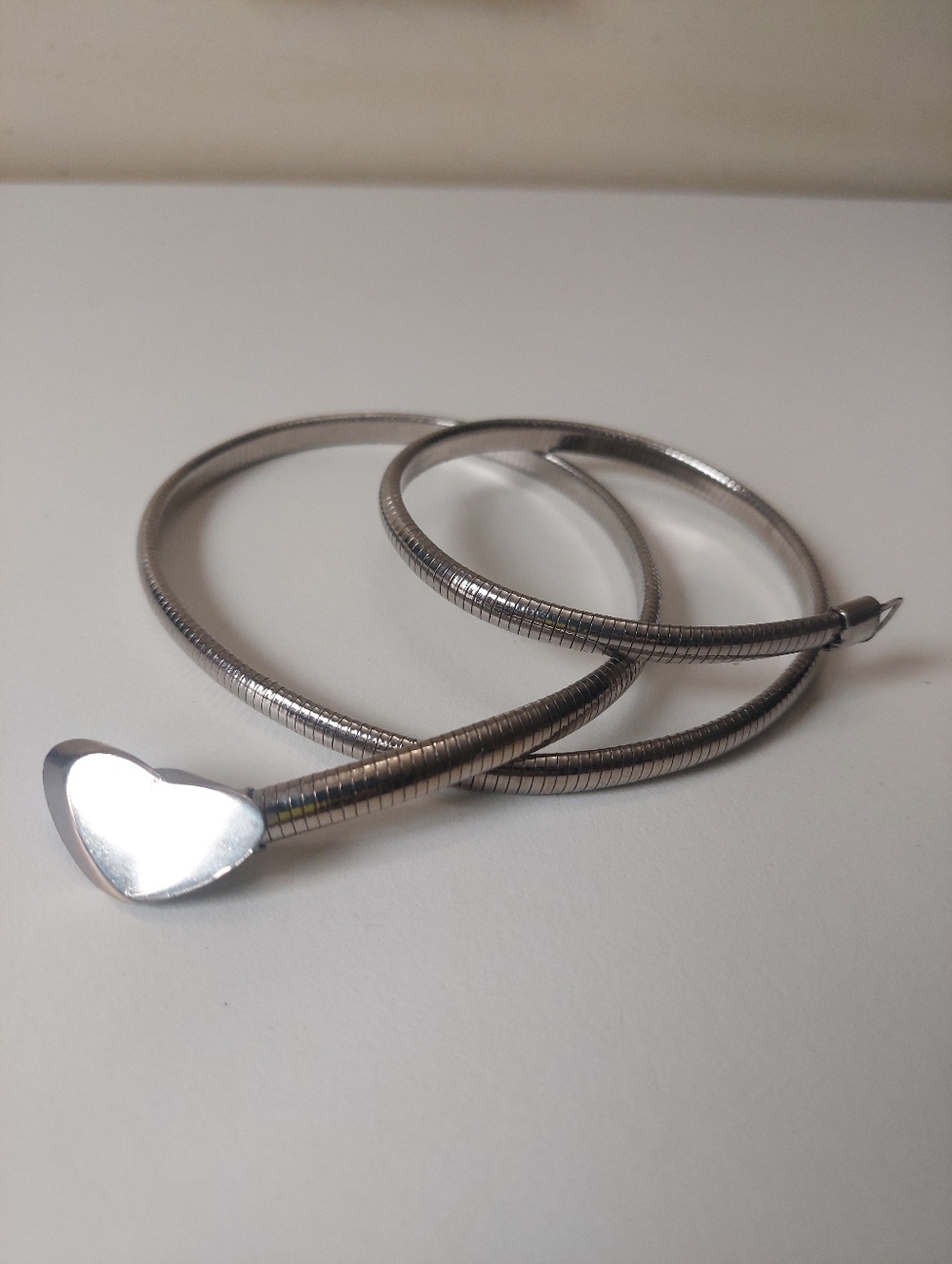 VTG 70's 80's slinky stretch snake belt with heart buckle skinny